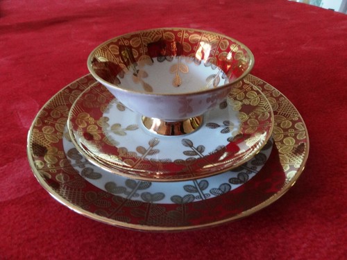 Magnifique trio porcelaine - , de