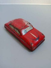 voiture en tôle Charles