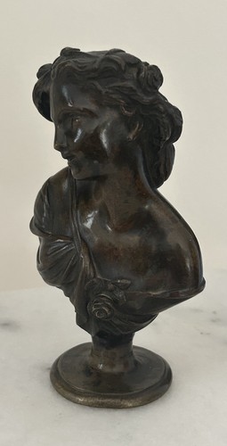 Jolie sculpture bronze - sculpture, en