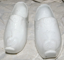 paire de sabots anciens en