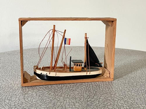 Petite maquette thonier en - maquette,
