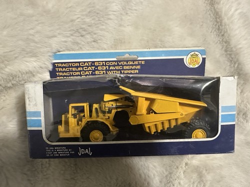 Tracteur avec benne - , 631