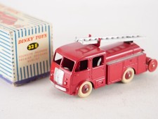 Dinky Toys F n° 32E  BERLIET Premiers secours de pompiers jamais joué en boite 
