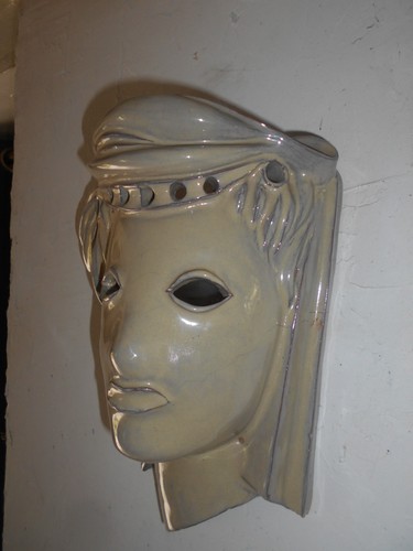 Joli masque ancien - joli, en