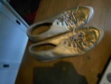  TRES ANCIENNES BASKETS COLLECTOR CONVERSE CUIR  t 38 couleur or be A 15€ ACH IM