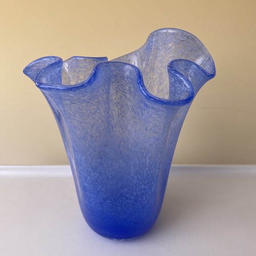 Vase mouchoir verre soufflé