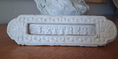 Entrée boite lettres à - de,