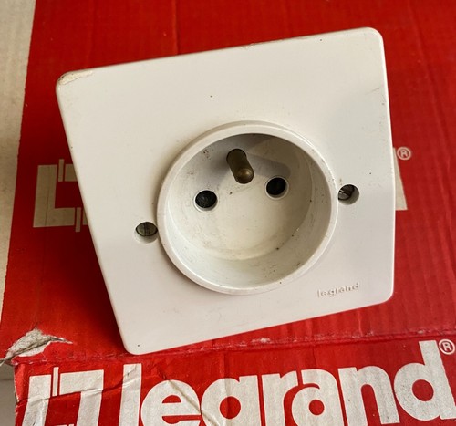 Legrand neptune prise 2p - neptune, 2p+t
