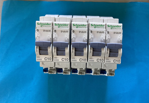Disjoncteur schneider c10a - 1,