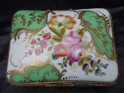 Boite porcelaine décor