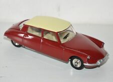 Petite voiture véhicule DINKY