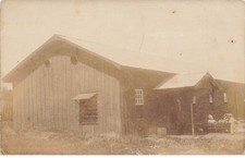 Brésil - Carte à localiser - Un bâtiment en bois - Wagonnet à droite