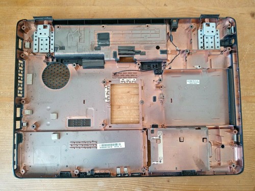 Coque inférieure carte mère - inférieure,