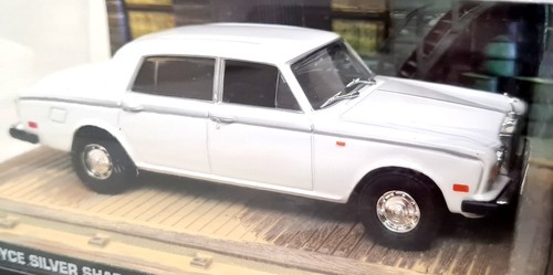 Eon rolls royce silver - 1/43,