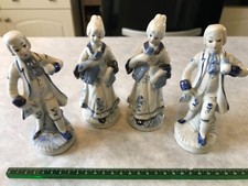 4 ANCIENS PERSONNAGES