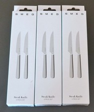 6 COUTEAUX A STEAK SMEG NEUFS