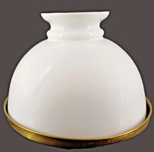 Globe en opaline blanche pour