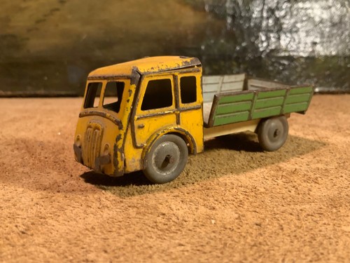 Ancien petit camion benne - , en