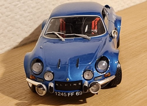 Alpine 1800 s - 1/18,