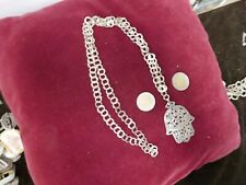 main de fatma et chaine