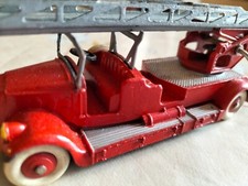 CAMION POMPIER DINKY TOYS COLLECTION OBJET VITRINE  JEP JRD CIJ JEP VOITURE