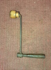 Ancienne clé manivelle pour