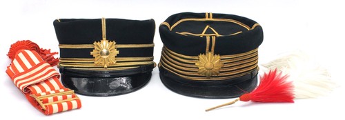 Ensemble casquettes parade