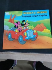 Livre "Le Monde En Relief De Disney" "Mickey Et Minnie Le Pique Nique"