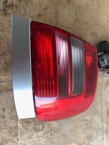 Dessous phare droit audi - , b5