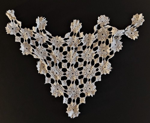 Dentelle ancienne incrustation
