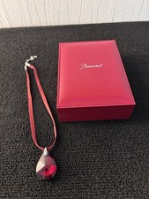 Collier psydélic rouge en