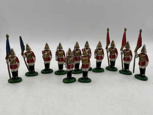 Britains life guards - 12,