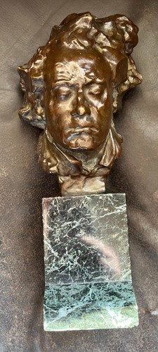 Alfredo pina bust - pina,