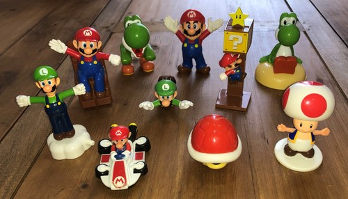 Lot figurines mario mc - de,