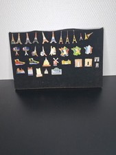 Planche 34 pin's paris