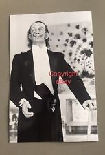 Ancienne Photo De Salvador Dali Argus Paon ? Exposition Croix De Malte Original