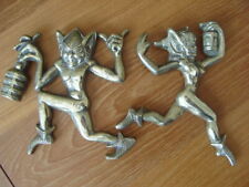 LOT DE 2 DIABLES HOMME ET FEMME EN BRONZE A ACCROCHER DIABLE DIABLOTIN ELFE DECO