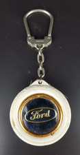 FORD, porte clé de voiture ancienne année 1960  en forme de pneu blanc