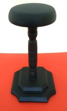 PORTE CHAPEAU/ Présentoir  en