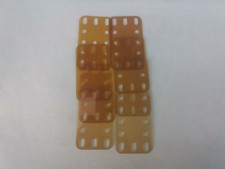 MECCANO LOT DE 8 PLAQUES en plastique ambrées 3X5 trous 4X6 cm ref 193