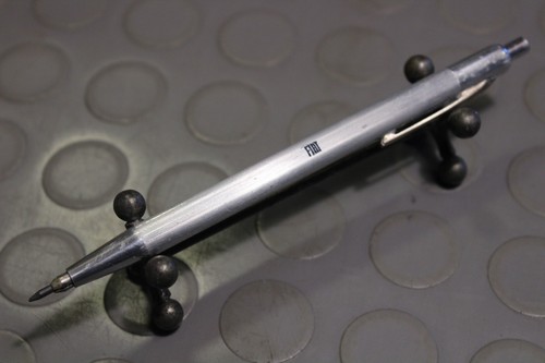 Portemine crayon gadget - portemine,