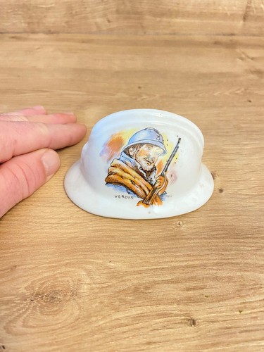 Objet poilus souvenir - poilus, casque