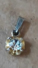 JEWEL MEDAL PENDANT SOLITAIRE