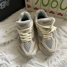 New Balance 9060 BW1 Sneakers