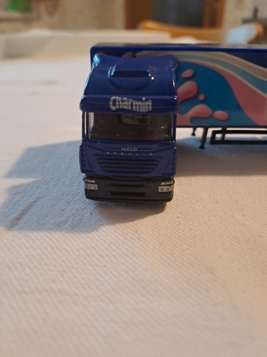 Charmin camion miniature iveco - camion,
