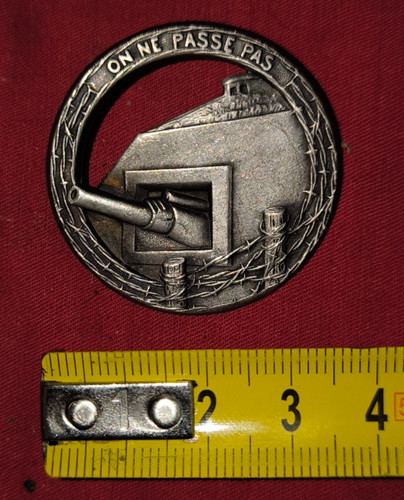 Insigne métal blanc épingle