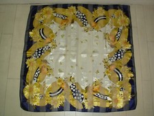 Foulard / carré Chapeaux de paille et fleurs jaunes FO034