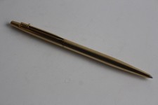 CARAN D'ACHE Stylo bille Madison Clou de Paris plaqué or (43081)