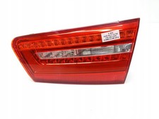 Feu arrière droit dans volets