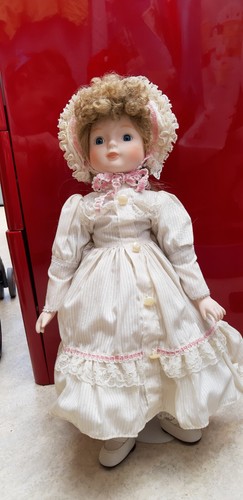 Poupée porcelaine vintage - poupée,